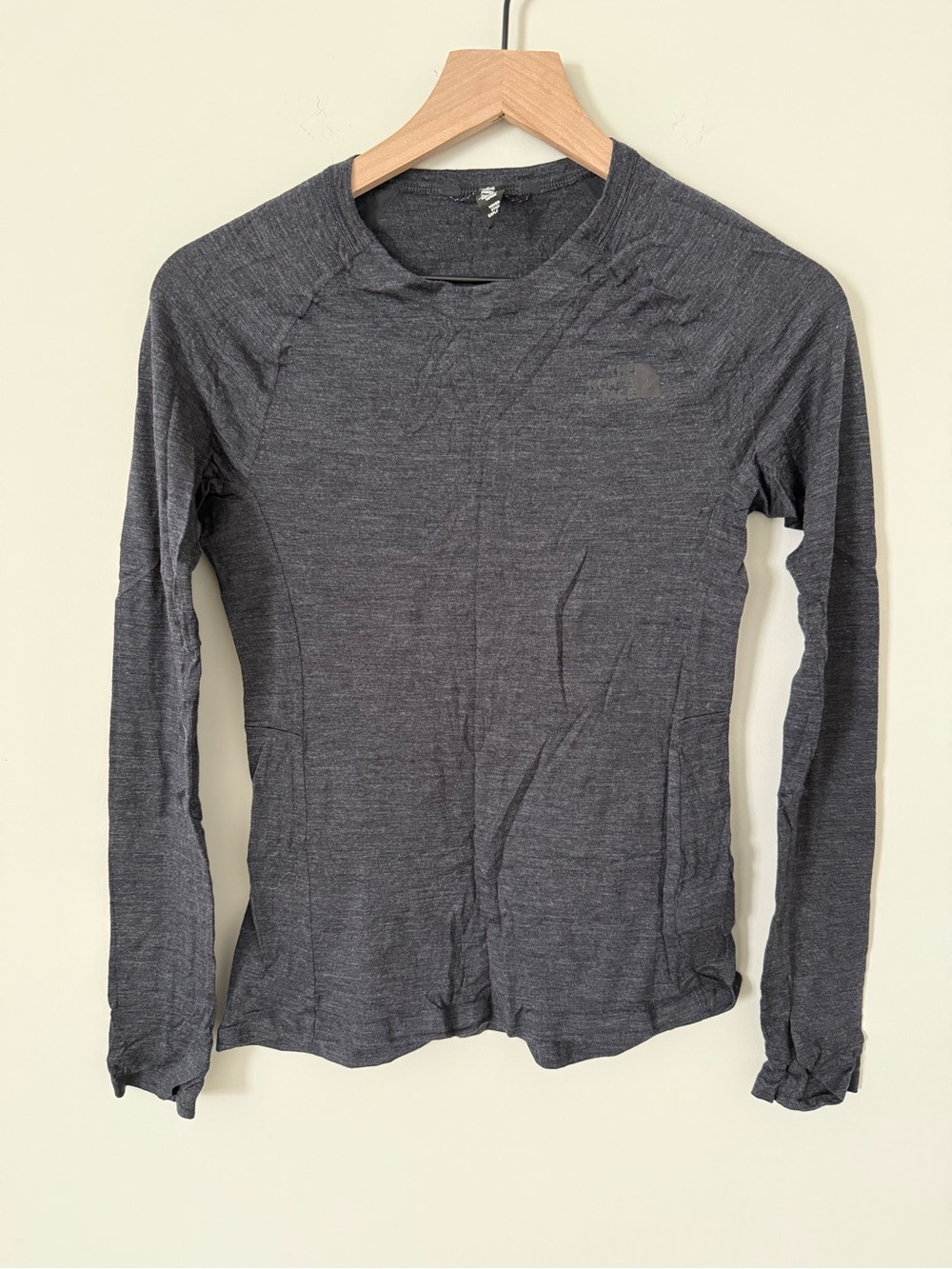The north face 100% merino wool Charcoal Long Sleeve Crew Top